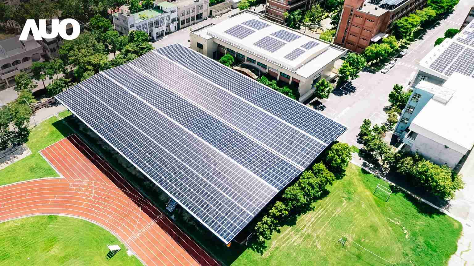 巨星国际SunSteel光电整合型浪板具备快速安装、、、、轻量化优势，，可提升15%发电效能，，，，通过国际IEC与台湾VPC认证安全、、、、防漏、、、耐候标准